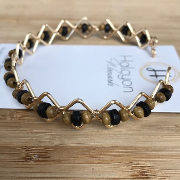 Zigzag Gold Wire Bangle Bracelet w/ Wooden Beads - Picture 4 of 4